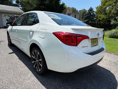 Used 2018 Toyota Corolla SE w/ Body Protection Package FWD image 4