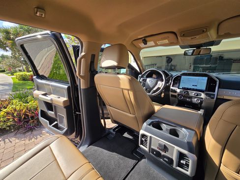 Used 2022 Ford F250 Lariat image 12