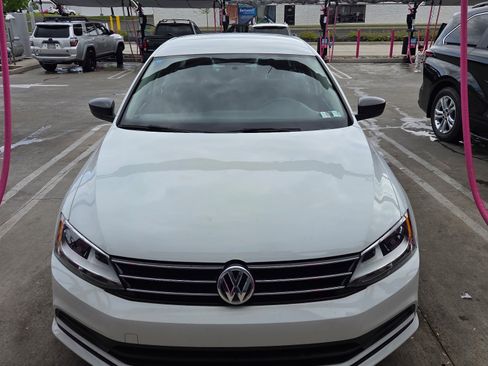 Used 2015 Volkswagen Jetta S FWD image 6