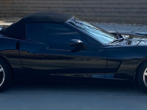 Used 2005 Chevrolet Corvette Convertible w/ Preferred Equipment Group image 5