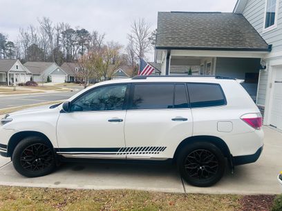 Used 2011 Toyota Highlander SE