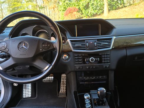 Used 2011 Mercedes-Benz E 63 AMG Sedan image 15