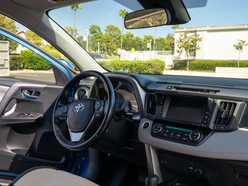 Used 2017 Toyota RAV4 XLE FWD image 13