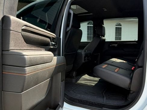Used 2024 GMC Sierra 2500 AT4 w/ AT4 Premium Plus Package AWD/4WD image 14