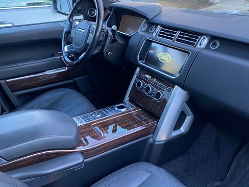 Used 2017 Land Rover Range Rover Supercharged image 8