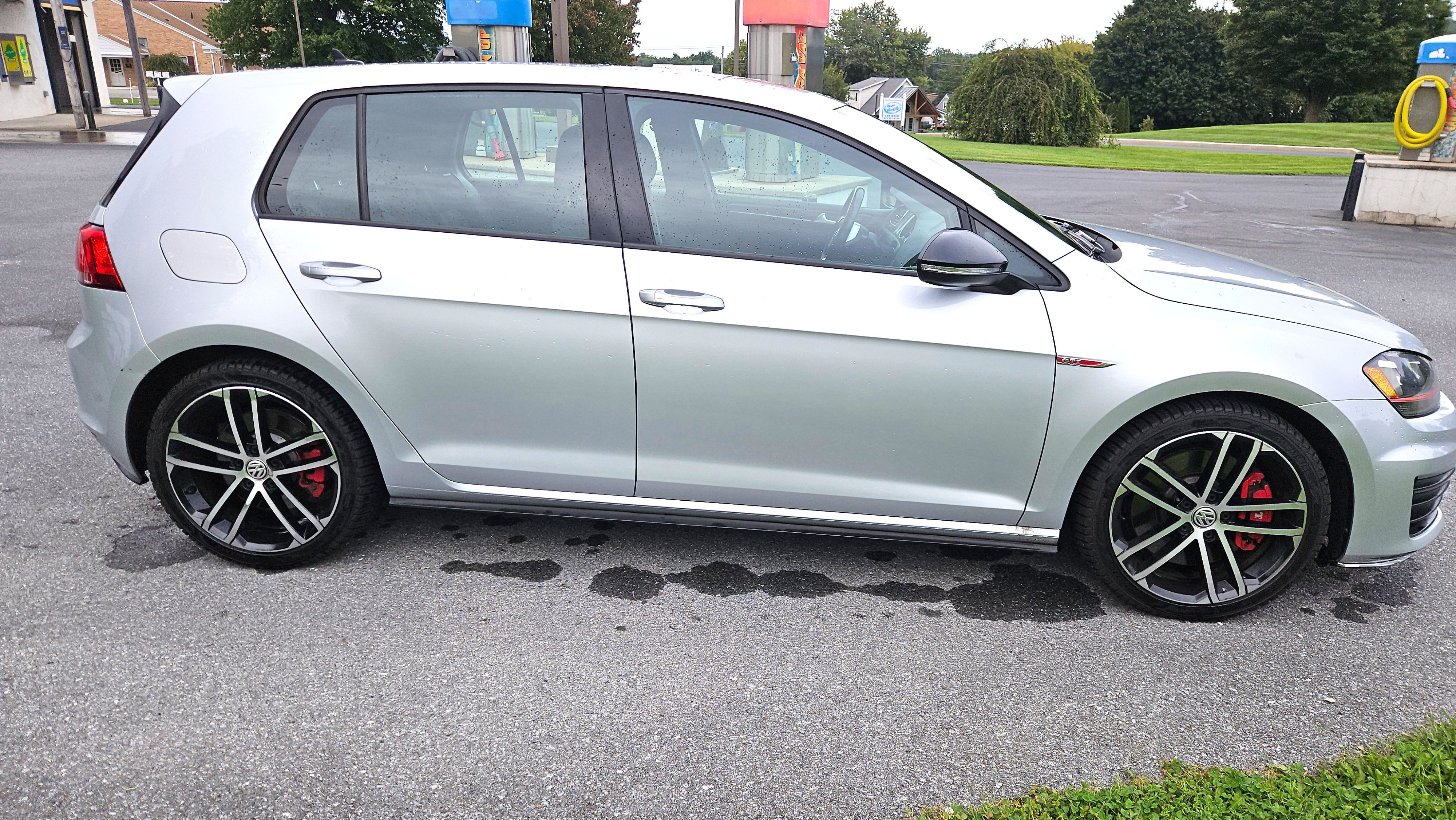 Used 2017 Volkswagen GTI Sport FWD image 2