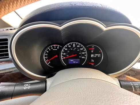 Used 2014 Nissan Quest SL image 9