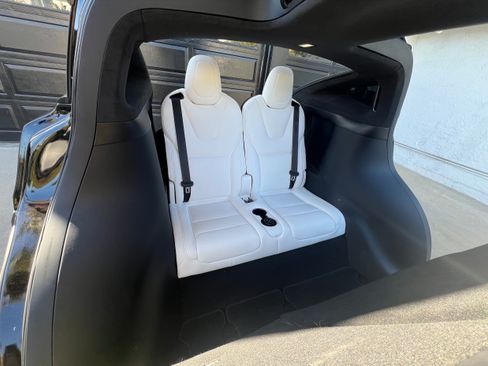 Used 2021 Tesla Model X Long Range image 16