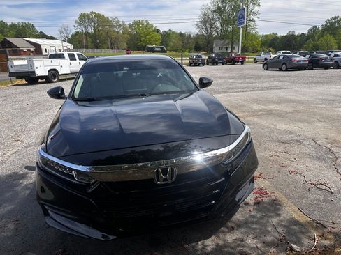 Used 2018 Honda Accord LX image 6
