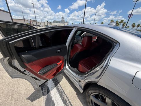 Used 2018 Dodge Charger SRT Hellcat RWD image 10
