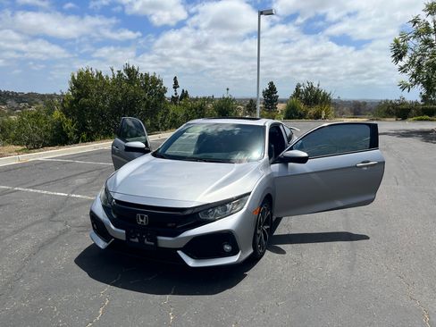 Used 2018 Honda Civic Si image 11