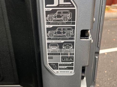 Used 2018 Jeep Wrangler Sport image 22