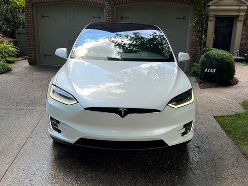Used 2020 Tesla Model X Long Range image 8