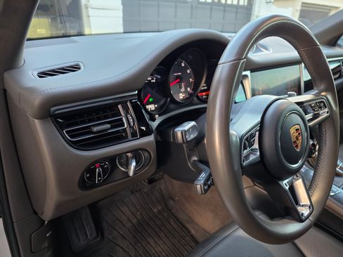 Used 2019 Porsche Macan S AWD/4WD image 26