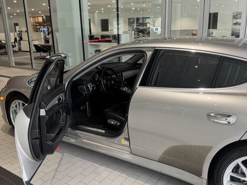 Used 2010 Porsche Panamera 4S AWD/4WD image 4