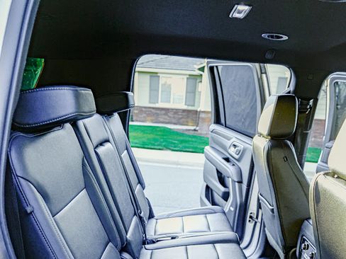 Used 2022 Chevrolet Suburban Z71 w/ Z71 Off-Road Package image 28