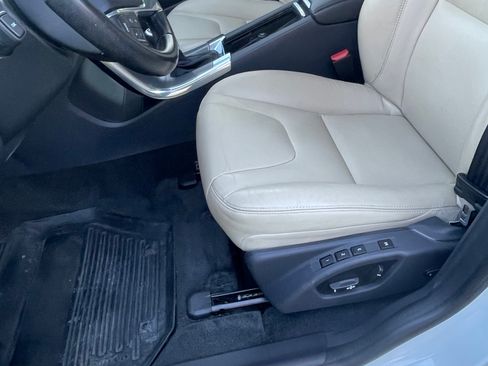 Used 2016 Volvo XC60 T6 image 11