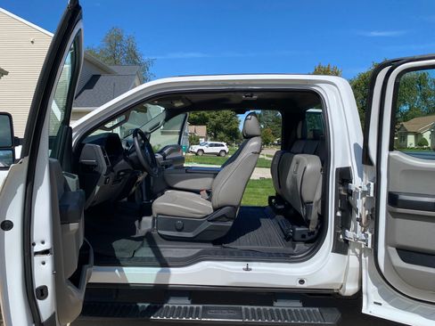 Used 2017 Ford F250 XL w/ Power Equipment Group AWD/4WD image 12