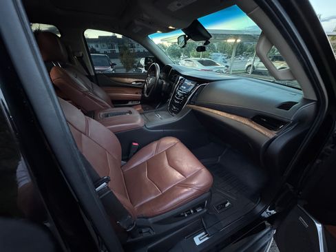 Used 2016 Cadillac Escalade ESV Premium AWD/4WD image 10