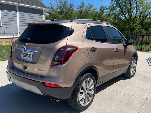 Used 2019 Buick Encore Preferred image 2