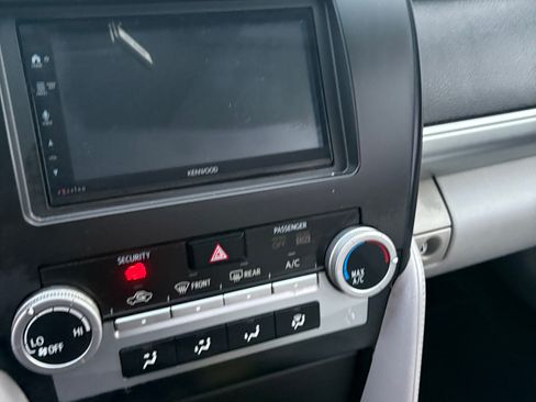 Used 2012 Toyota Camry LE FWD image 9