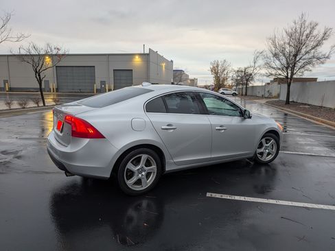 Used 2012 Volvo S60 T5 image 9