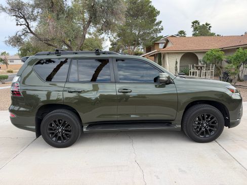 Used 2023 Lexus GX 460 w/ Black Line Special Edition image 6