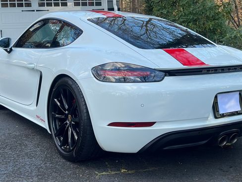 Used 2018 Porsche 718 Cayman image 9