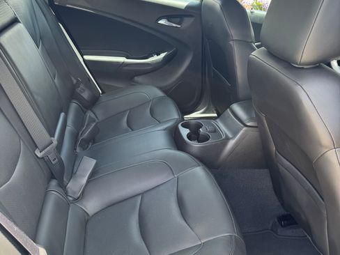 Used 2018 Chevrolet Volt LT w/ LT Driver Confidence Package FWD image 8