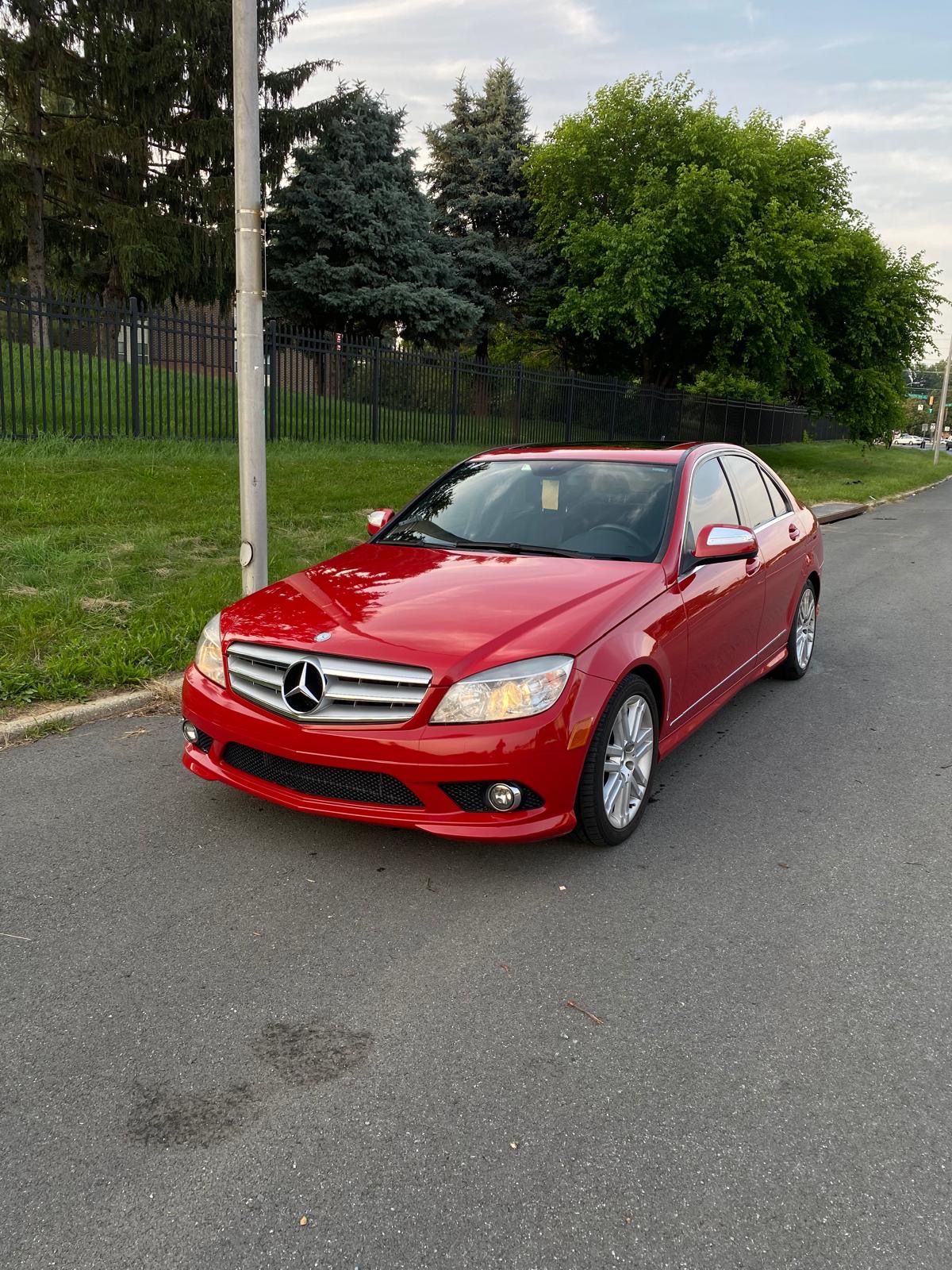 Used 2009 Mercedes-Benz C 300 4MATIC Sedan image 1