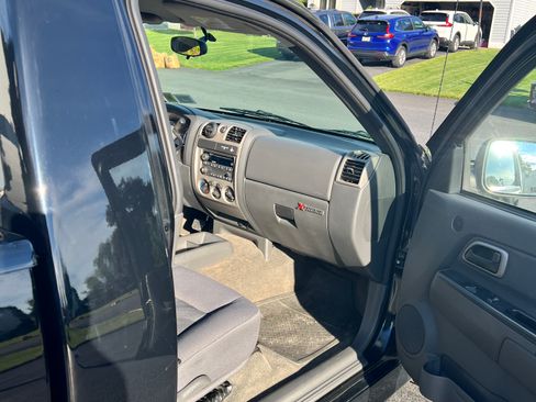 Used 2005 Chevrolet Colorado LS w/ Xtreme Appearance Package RWD image 12
