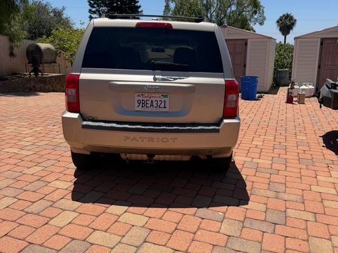 Used 2010 Jeep Patriot Latitude FWD image 3