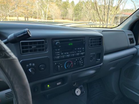 Used 2002 Ford F250 4x4 SuperCab Super Duty image 4