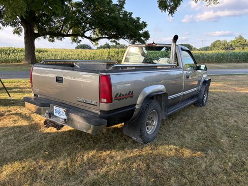 Used 1998 Chevrolet Silverado 2500 4x4 Regular Cab w/ Preferred Equipment Group 2 image 8
