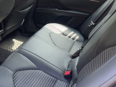 Used 2019 Toyota Camry SE FWD image 2