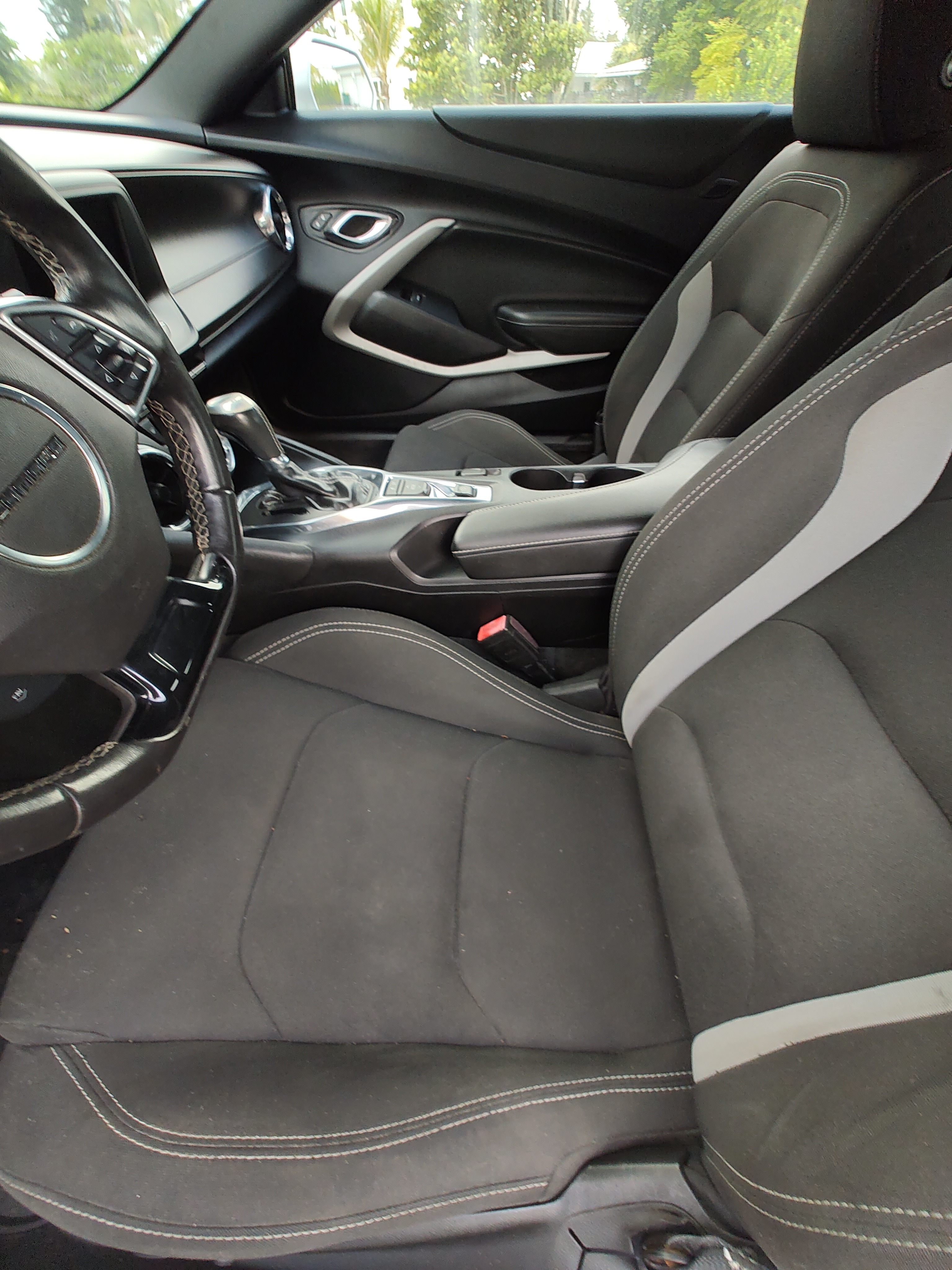 Used 2020 Chevrolet Camaro LT RWD image 6