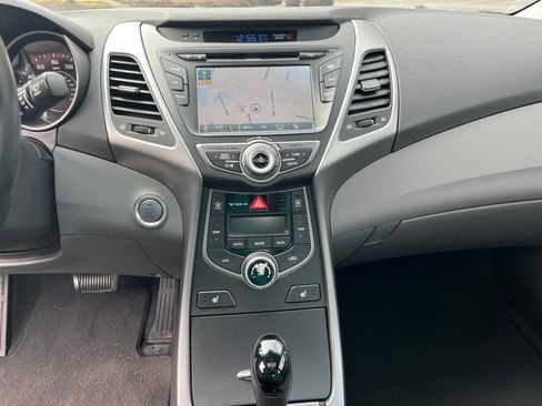 Used 2014 Hyundai Elantra Limited w/ Option Group 03 image 8