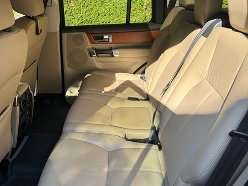 Used 2011 Land Rover LR4 HSE LUX AWD/4WD image 12