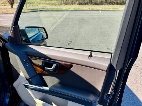 Used 2013 Mercedes-Benz GLK 350 2WD image 27