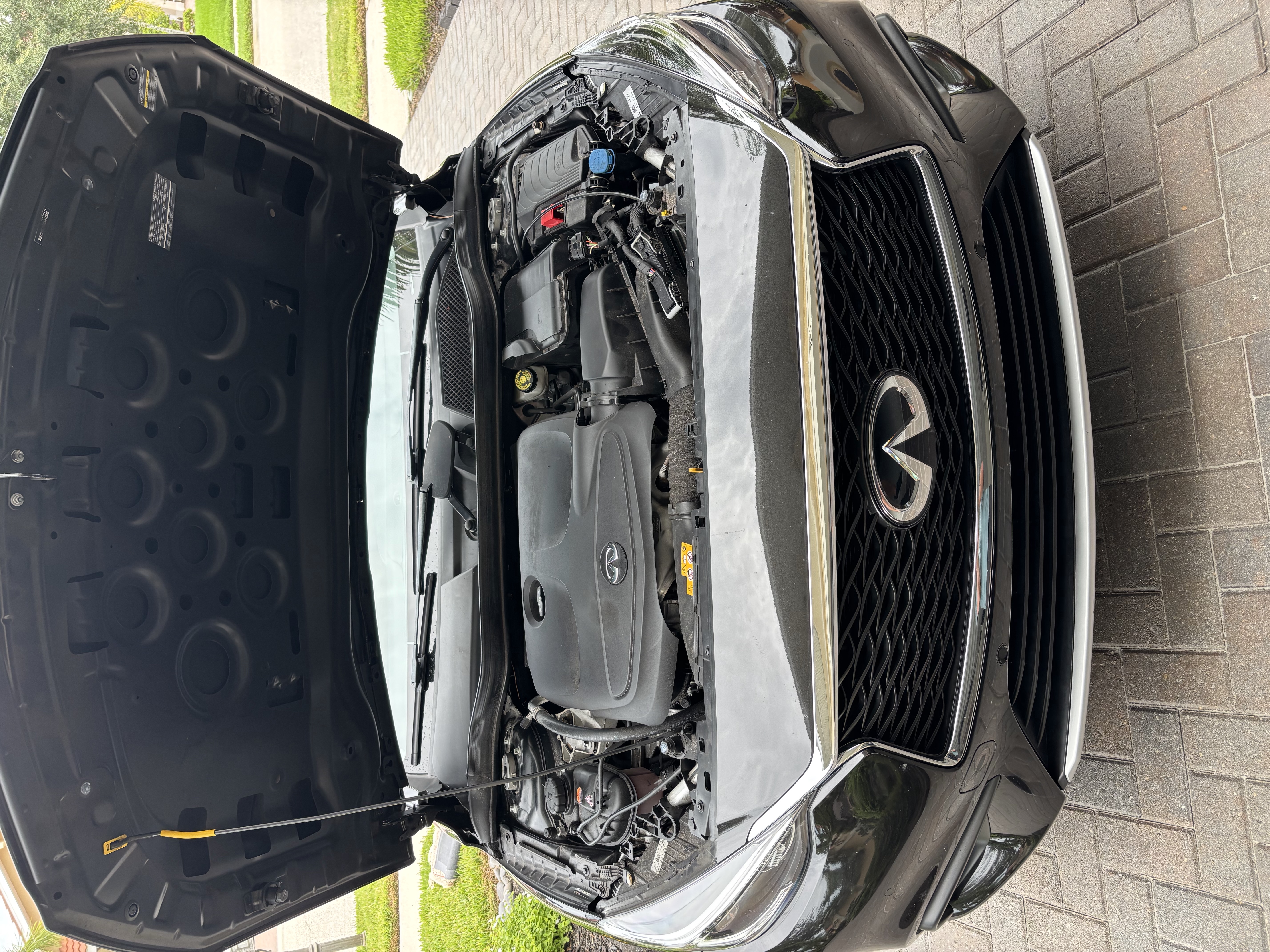 Used 2019 INFINITI QX30 w/ Navigation Package FWD image 15