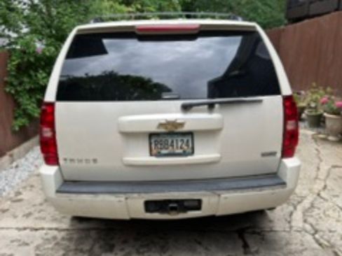 Used 2011 Chevrolet Tahoe LTZ AWD/4WD image 4