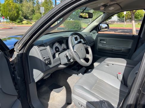 Used 2006 Dodge Dakota Laramie w/ Mopar Chrome Edition Group AWD/4WD image 18