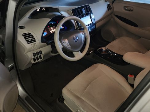 Used 2012 Nissan Leaf SL image 13