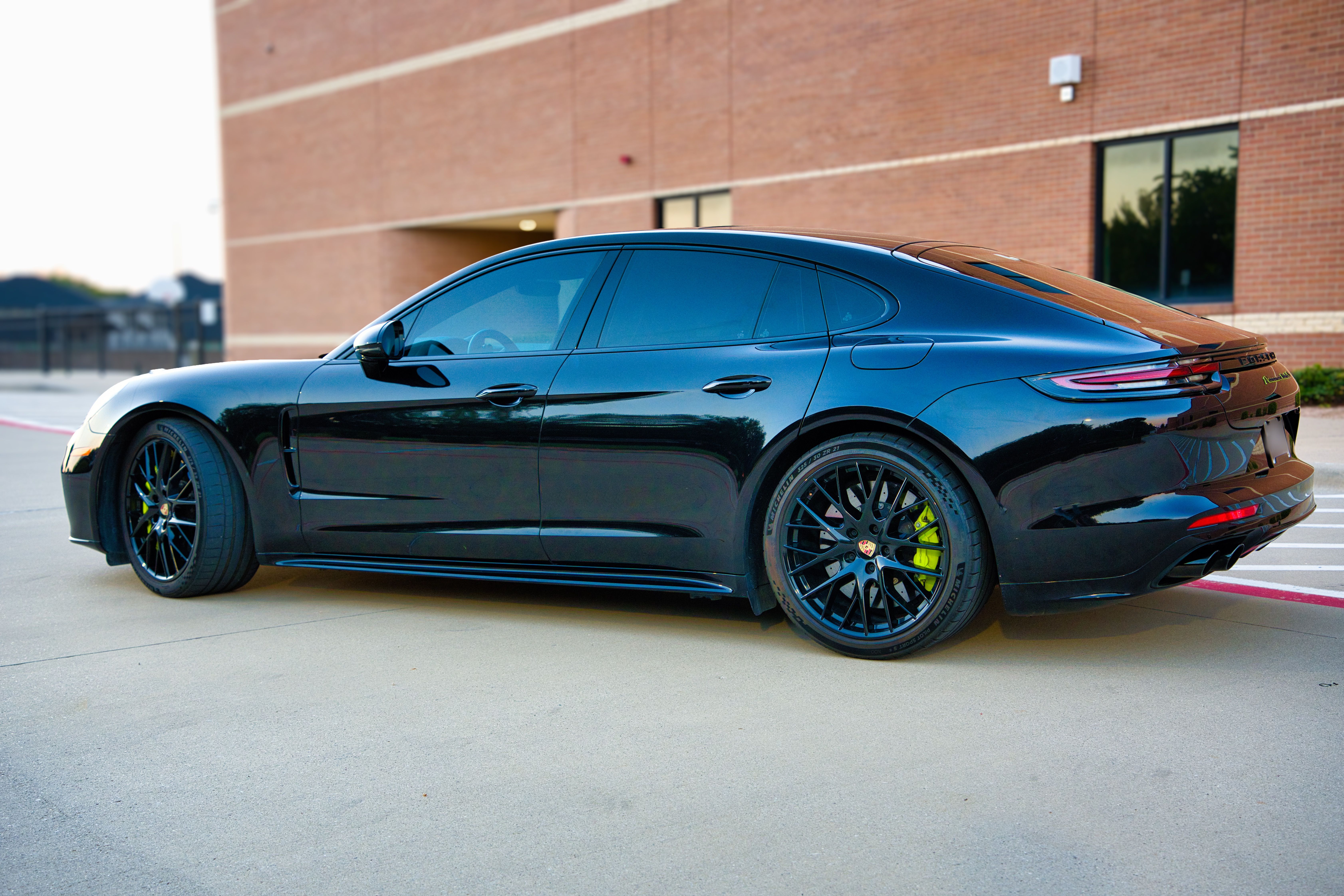 Used 2019 Porsche Panamera Turbo S AWD/4WD image 4