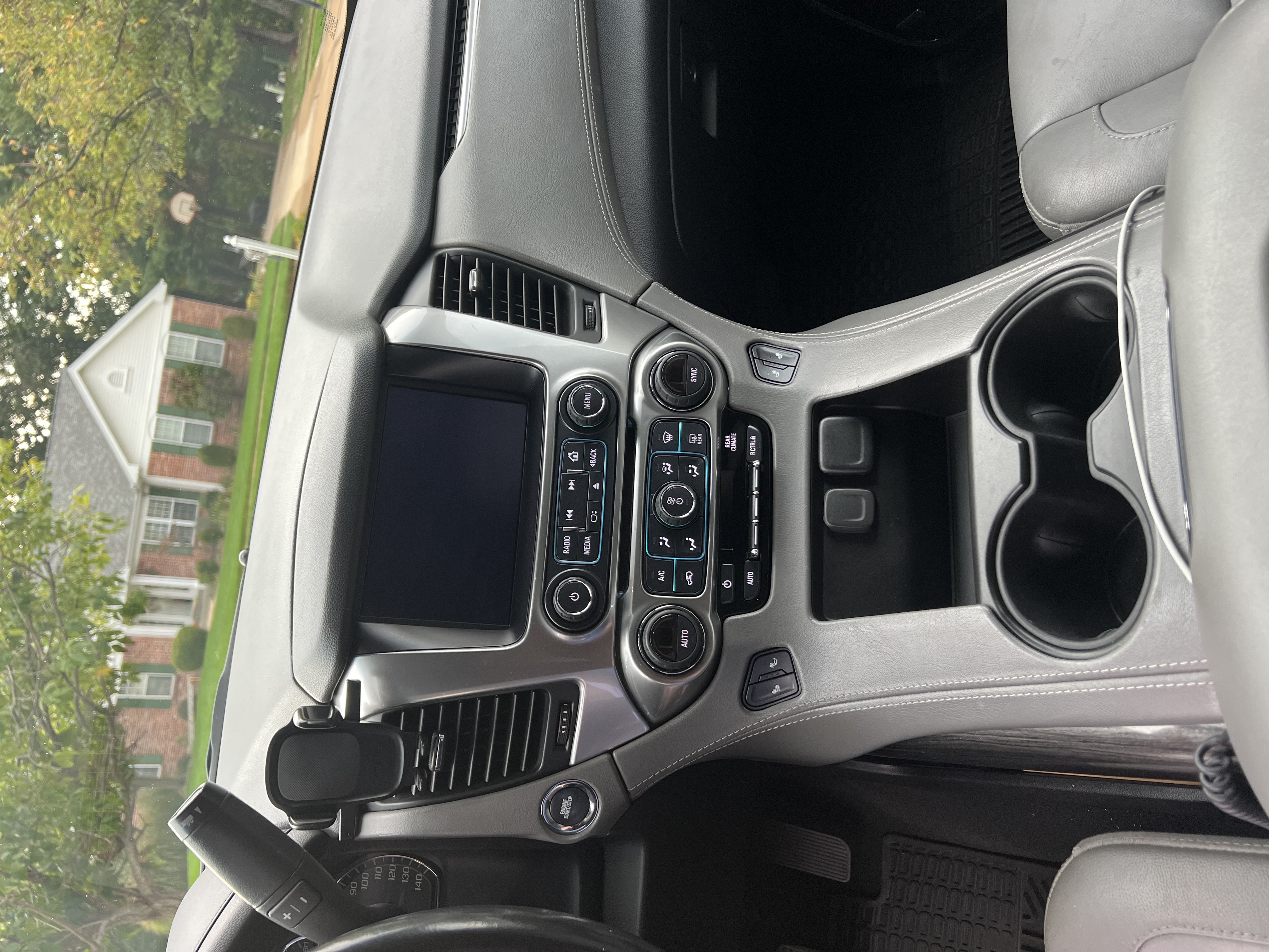 Used 2020 Chevrolet Suburban LT image 13