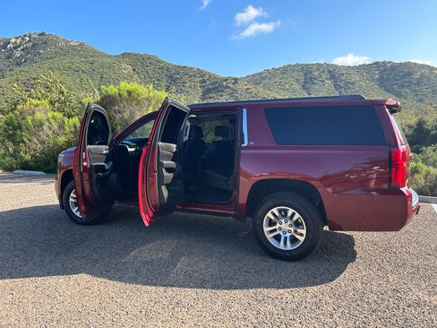 Used 2019 Chevrolet Suburban LT AWD/4WD image 21