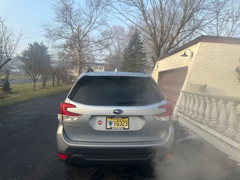 Used 2020 Subaru Forester Premium image 14