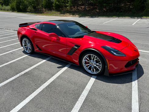 Used 2016 Chevrolet Corvette Z06 w/ 3LZ Preferred Equipment Group RWD image 6