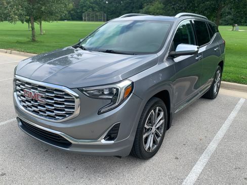Used 2019 GMC Terrain Denali w/ GMC Pro Grade Package AWD/4WD image 1
