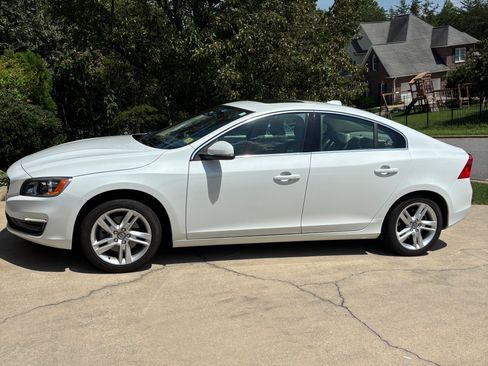 Used 2015 Volvo S60 T5 Premier FWD image 2